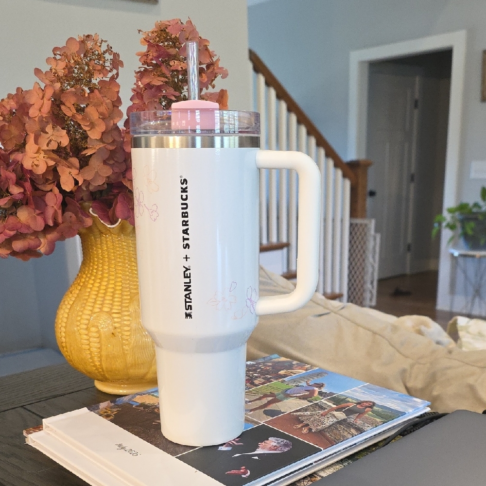 Stanley Phillipines Releasw White Tumbler with Pink Lid